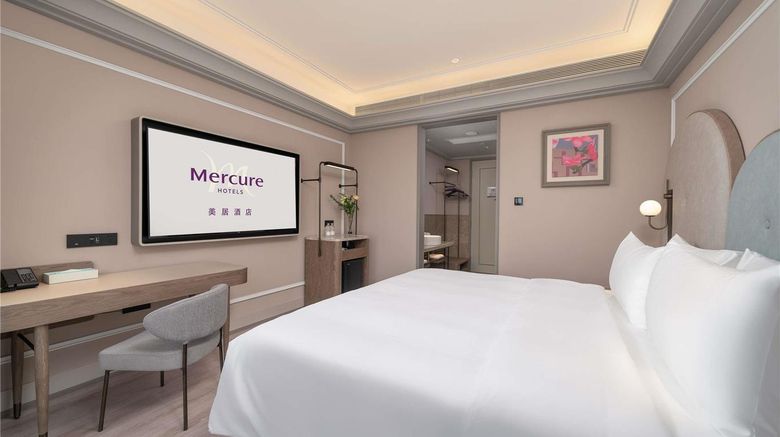 <b>Mercure Guangzhou Tianhe Sports Center Room</b>. Images powered by <a href="https://iceportal.shijigroup.com/" title="IcePortal" target="_blank">IcePortal</a>.
