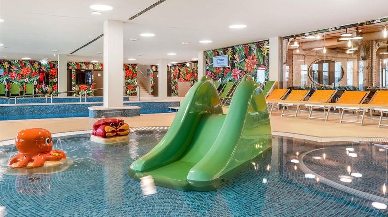 <b>Moevenpick BalaLand Resort Lake Balaton Pool</b>. Images powered by <a href="https://iceportal.shijigroup.com/" title="IcePortal" target="_blank">IcePortal</a>.
