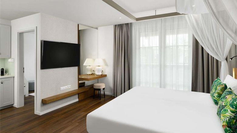<b>Moevenpick BalaLand Resort Lake Balaton Room</b>. Images powered by <a href="https://iceportal.shijigroup.com/" title="IcePortal" target="_blank">IcePortal</a>.