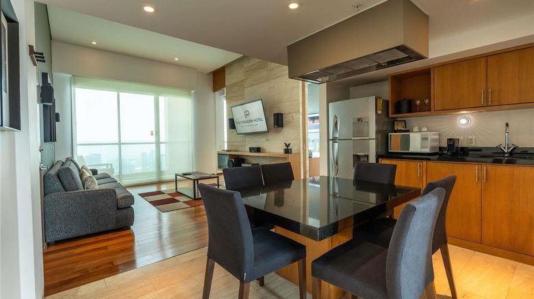 <b>The Paragon Hotel Santa Fe by Accor Suite</b>. Images powered by <a href="https://iceportal.shijigroup.com/" title="IcePortal" target="_blank">IcePortal</a>.