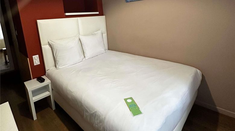 <b>greet Lille Gare Flandres Room</b>. Images powered by <a href="https://iceportal.shijigroup.com/" title="IcePortal" target="_blank">IcePortal</a>.