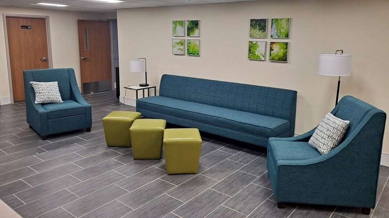 <b>Days Inn by Wyndham Grayson Lobby</b>. Images powered by <a href="https://iceportal.shijigroup.com/" title="IcePortal" target="_blank">IcePortal</a>.