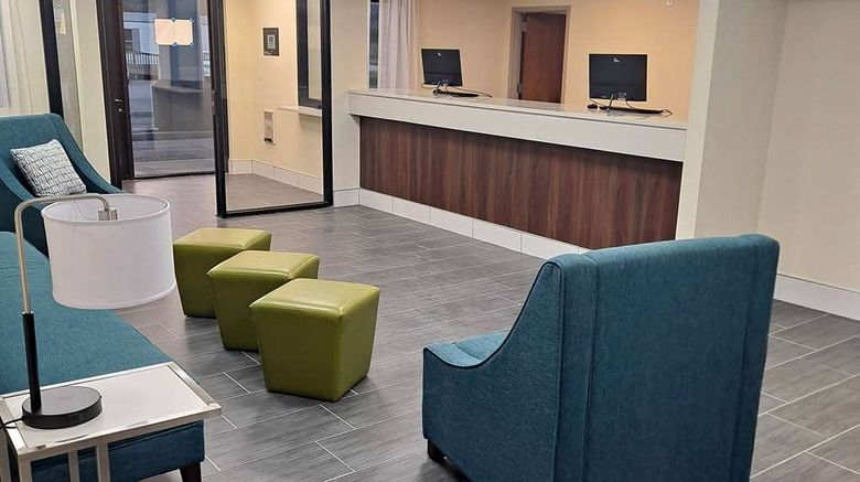 <b>Days Inn by Wyndham Grayson Lobby</b>. Images powered by <a href="https://iceportal.shijigroup.com/" title="IcePortal" target="_blank">IcePortal</a>.