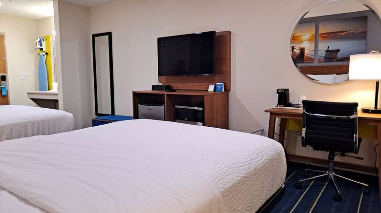 <b>Days Inn by Wyndham Grayson Room</b>. Images powered by <a href="https://iceportal.shijigroup.com/" title="IcePortal" target="_blank">IcePortal</a>.