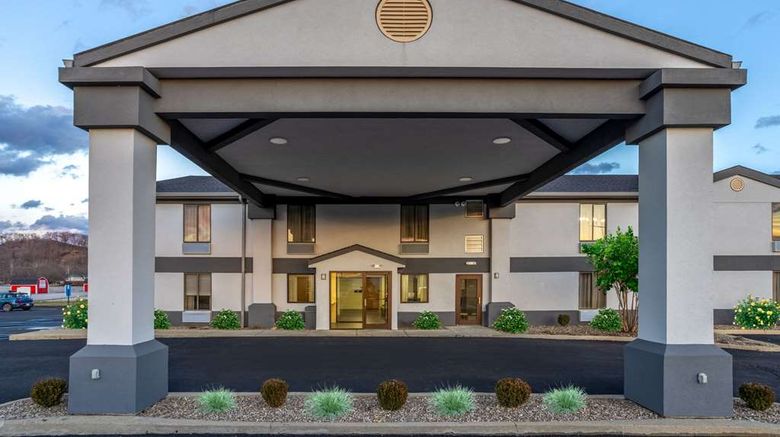 <b>Days Inn by Wyndham Grayson Exterior</b>. Images powered by <a href="https://iceportal.shijigroup.com/" title="IcePortal" target="_blank">IcePortal</a>.