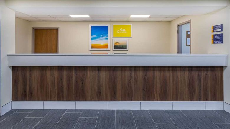 <b>Days Inn by Wyndham Grayson Lobby</b>. Images powered by <a href="https://iceportal.shijigroup.com/" title="IcePortal" target="_blank">IcePortal</a>.