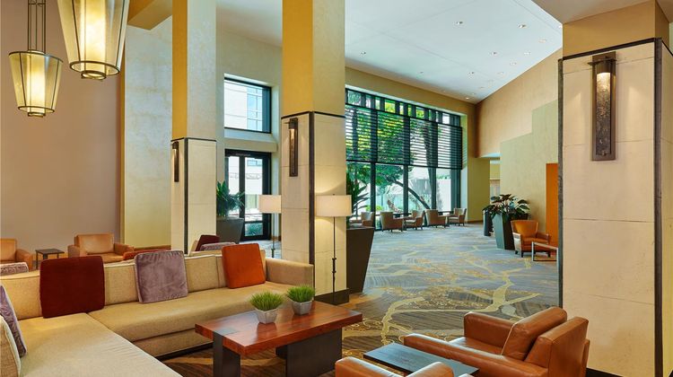 DoubleTree by Hilton San Antonio Airport Lobby