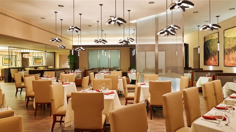 <b>DoubleTree by Hilton San Antonio Airport Restaurant</b>. Images powered by <a href="https://iceportal.shijigroup.com/" title="IcePortal" target="_blank">IcePortal</a>.