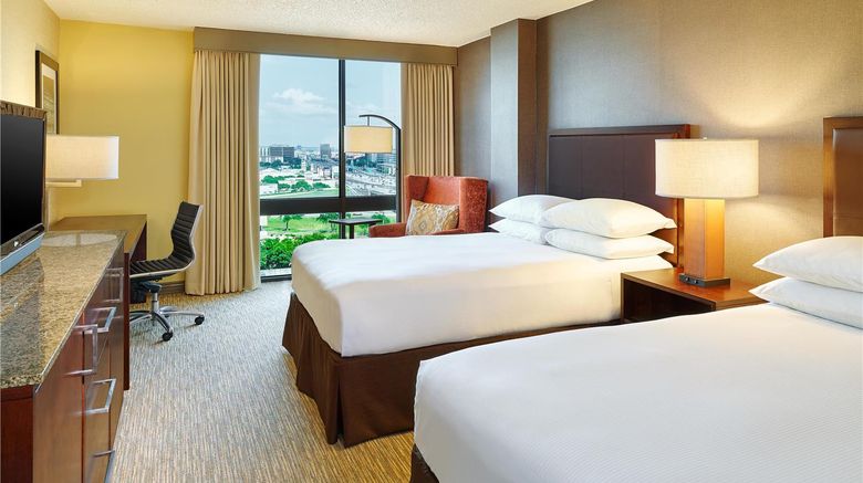 <b>DoubleTree by Hilton San Antonio Airport Room</b>. Images powered by <a href="https://iceportal.shijigroup.com/" title="IcePortal" target="_blank">IcePortal</a>.