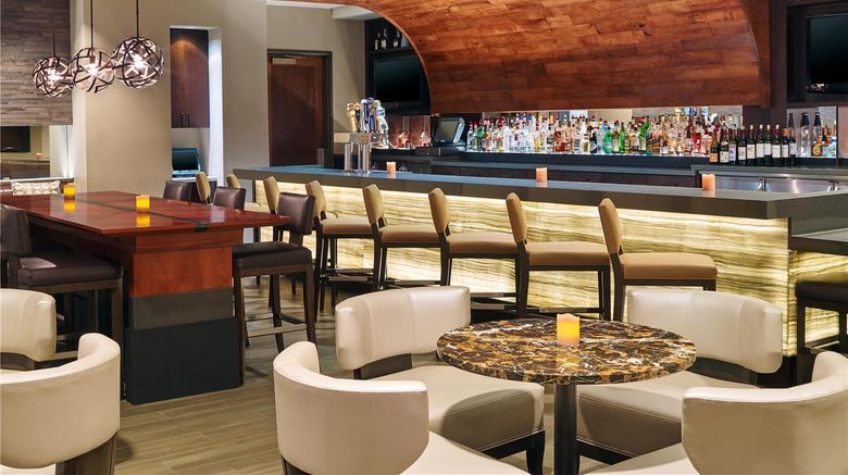 <b>DoubleTree by Hilton San Antonio Airport Restaurant</b>. Images powered by <a href="https://iceportal.shijigroup.com/" title="IcePortal" target="_blank">IcePortal</a>.