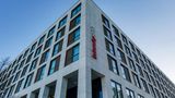 <b>IntercityHotel Berlin Airport BER T 1+2 Exterior</b>. Images powered by <a href="https://iceportal.shijigroup.com/" title="IcePortal" target="_blank">IcePortal</a>.