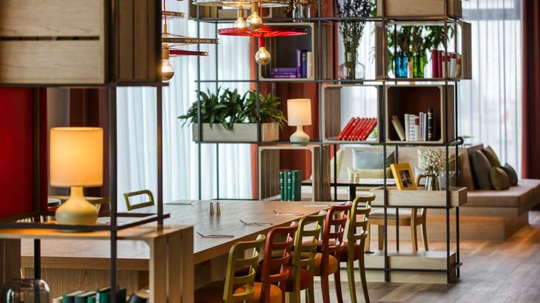<b>IntercityHotel Berlin Airport BER T 1+2 Restaurant</b>. Images powered by <a href="https://iceportal.shijigroup.com/" title="IcePortal" target="_blank">IcePortal</a>.