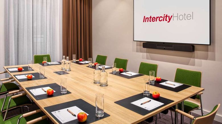 <b>IntercityHotel Berlin Airport BER T 1+2 Meeting</b>. Images powered by <a href="https://iceportal.shijigroup.com/" title="IcePortal" target="_blank">IcePortal</a>.