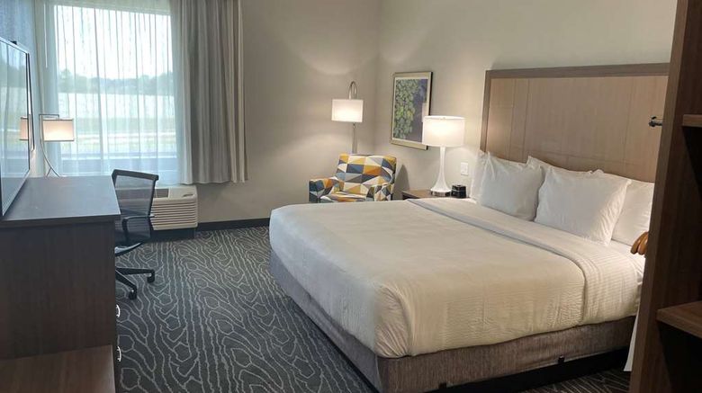 <b>La Quinta Inn & Stes by Wyndham Valdosta Room</b>. Images powered by <a href="https://iceportal.shijigroup.com/" title="IcePortal" target="_blank">IcePortal</a>.