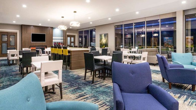<b>La Quinta Inn & Stes by Wyndham Valdosta Lobby</b>. Images powered by <a href="https://iceportal.shijigroup.com/" title="IcePortal" target="_blank">IcePortal</a>.