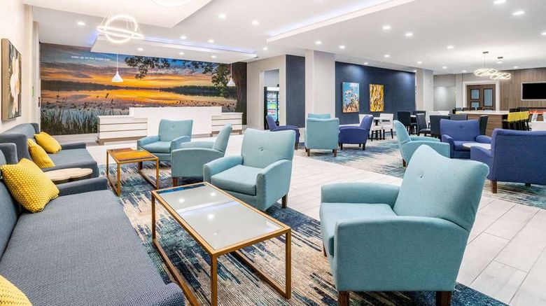 <b>La Quinta Inn & Stes by Wyndham Valdosta Lobby</b>. Images powered by <a href="https://iceportal.shijigroup.com/" title="IcePortal" target="_blank">IcePortal</a>.