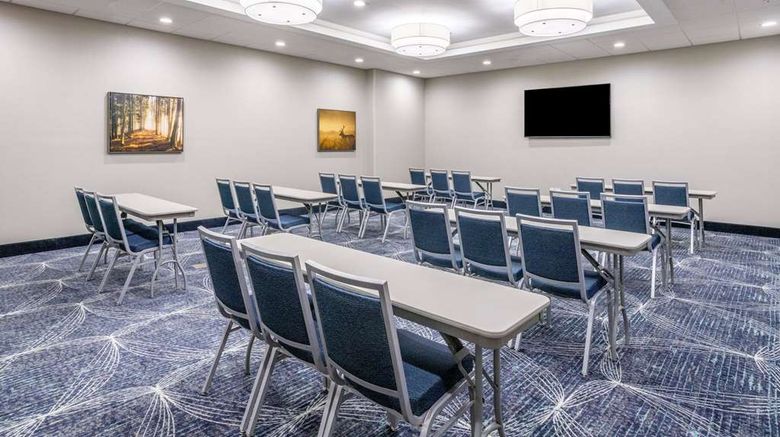 <b>La Quinta Inn & Stes by Wyndham Valdosta Meeting</b>. Images powered by <a href="https://iceportal.shijigroup.com/" title="IcePortal" target="_blank">IcePortal</a>.
