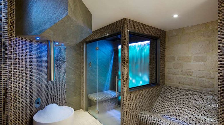 <b>Hotel de la Tour Maubourg Spa</b>. Images powered by <a href="https://iceportal.shijigroup.com/" title="IcePortal" target="_blank">IcePortal</a>.