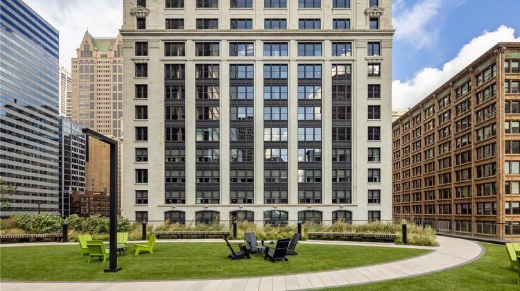 Hilton Garden Inn Chicago Central Loop Exterior