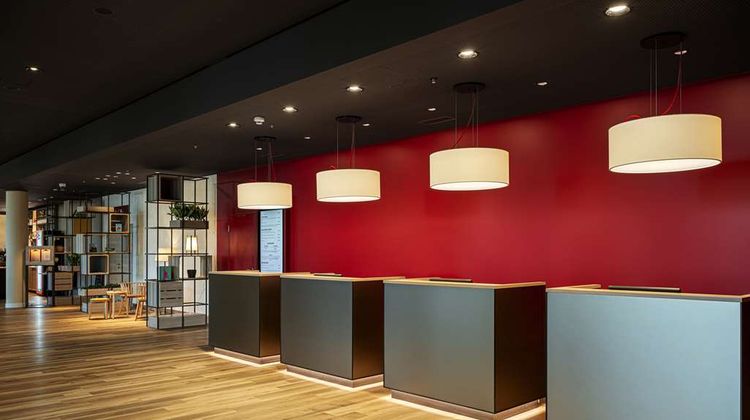 IntercityHotel Geneva Lobby