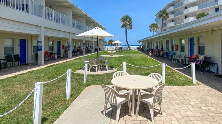 Ocean Court Motel Exterior