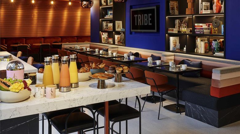 <b>TRIBE Paris Saint Ouen Restaurant</b>. Images powered by <a href="https://iceportal.shijigroup.com/" title="IcePortal" target="_blank">IcePortal</a>.