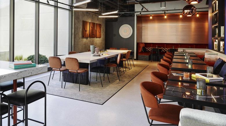 <b>TRIBE Paris Saint Ouen Restaurant</b>. Images powered by <a href="https://iceportal.shijigroup.com/" title="IcePortal" target="_blank">IcePortal</a>.