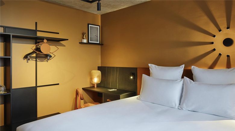 <b>TRIBE Paris Saint Ouen Room</b>. Images powered by <a href="https://iceportal.shijigroup.com/" title="IcePortal" target="_blank">IcePortal</a>.