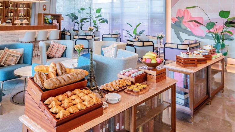<b>Mercure Guangzhou Baiyun Int'l Airport Restaurant</b>. Images powered by <a href="https://iceportal.shijigroup.com/" title="IcePortal" target="_blank">IcePortal</a>.