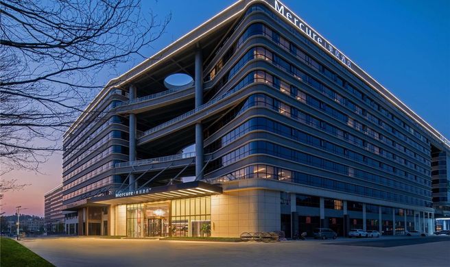 Mercure Guangzhou Baiyun Int'l Airport Exterior
