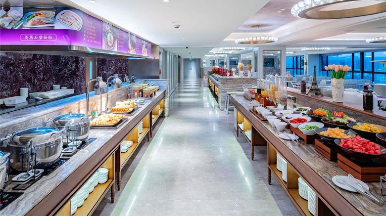 <b>Mercure Guangzhou Baiyun Int'l Airport Restaurant</b>. Images powered by <a href="https://iceportal.shijigroup.com/" title="IcePortal" target="_blank">IcePortal</a>.