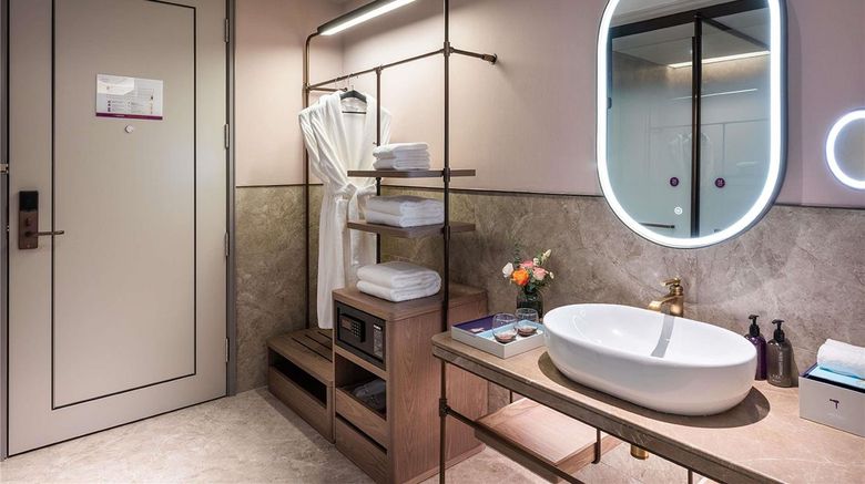 <b>Mercure Qinhuangdao Downtown Room</b>. Images powered by <a href="https://iceportal.shijigroup.com/" title="IcePortal" target="_blank">IcePortal</a>.