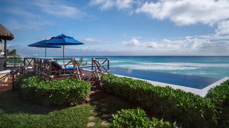 Kempinski Hotel Cancun Pool
