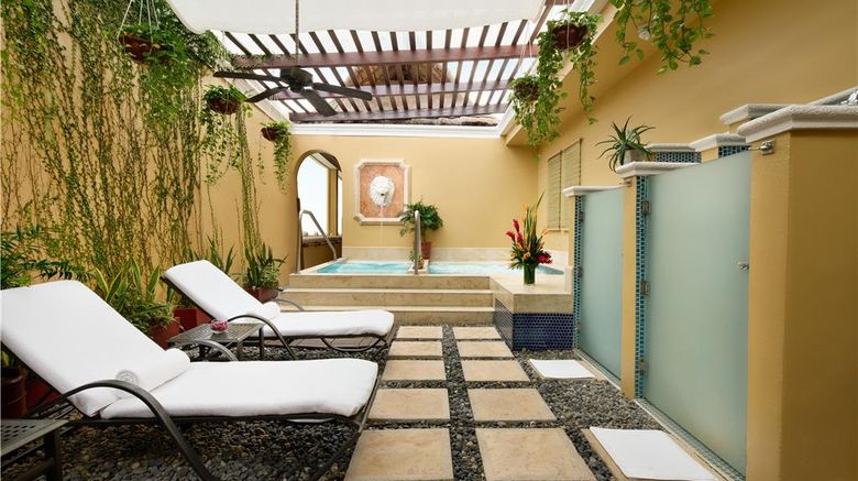 <b>Kempinski Hotel Cancun Pool</b>. Images powered by <a href="https://iceportal.shijigroup.com/" title="IcePortal" target="_blank">IcePortal</a>.