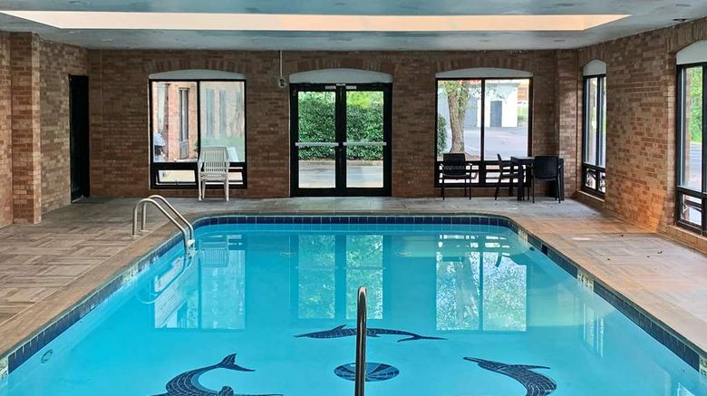 <b>Comfort Inn & Suites Columbus North Pool</b>. Images powered by <a href="https://iceportal.shijigroup.com/" title="IcePortal" target="_blank">IcePortal</a>.