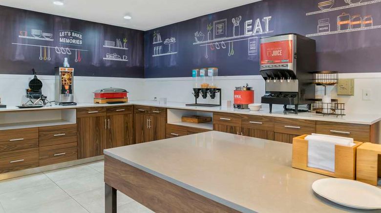 <b>Comfort Inn & Suites North Toledo Restaurant</b>. Images powered by <a href="https://iceportal.shijigroup.com/" title="IcePortal" target="_blank">IcePortal</a>.
