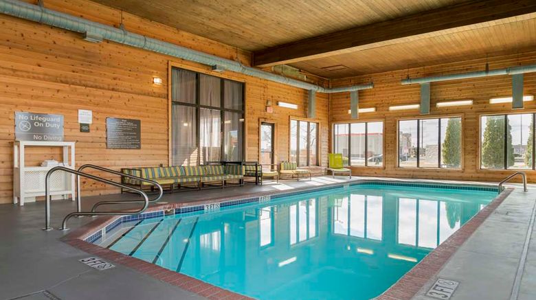 <b>Comfort Inn & Suites North Toledo Pool</b>. Images powered by <a href="https://iceportal.shijigroup.com/" title="IcePortal" target="_blank">IcePortal</a>.