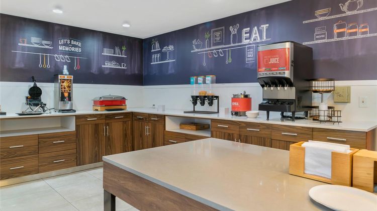 Comfort Inn & Suites North Toledo Restaurant
