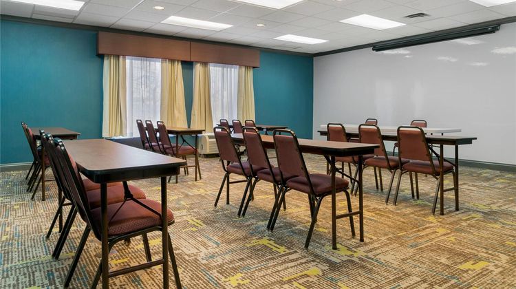 Comfort Inn & Suites North Toledo Meeting