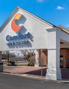 Comfort Inn & Suites North Toledo
