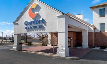 Comfort Inn & Suites North Toledo