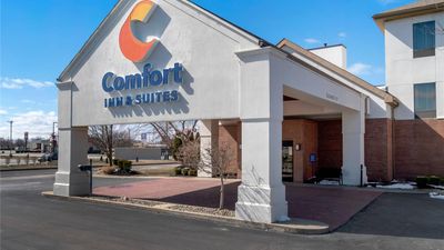 Comfort Inn & Suites North Toledo