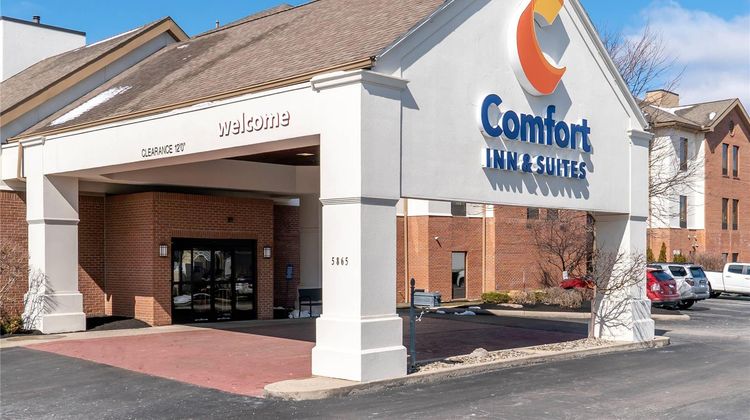 Comfort Inn & Suites North Toledo Exterior