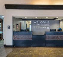 Comfort Inn & Suites North Toledo Lobby