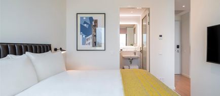 Premier Suites Plus Amsterdam Room