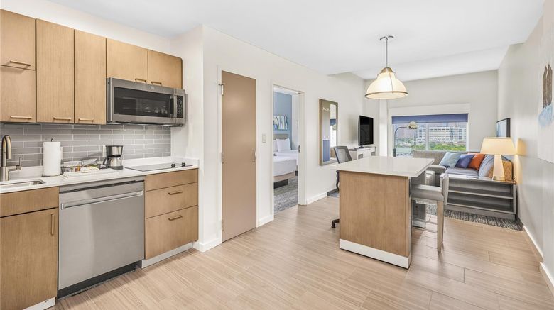 <b>Hyatt House Houston Medical Center Room</b>. Images powered by <a href="https://iceportal.shijigroup.com/" title="IcePortal" target="_blank">IcePortal</a>.