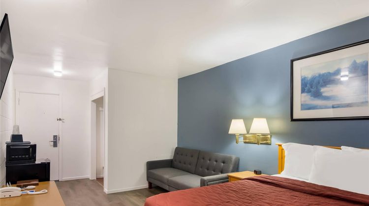Rodeway Inn & Suites Historic Downtown Suite