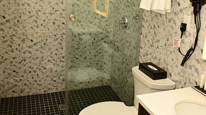 <b>Super 8 Wyndham Bronx Botanical Garden Room</b>. Images powered by <a href="https://iceportal.shijigroup.com/" title="IcePortal" target="_blank">IcePortal</a>.