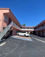 Super 8 by Wyndham Oceanside Downtown