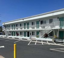 Super 8 by Wyndham Oceanside Downtown Exterior